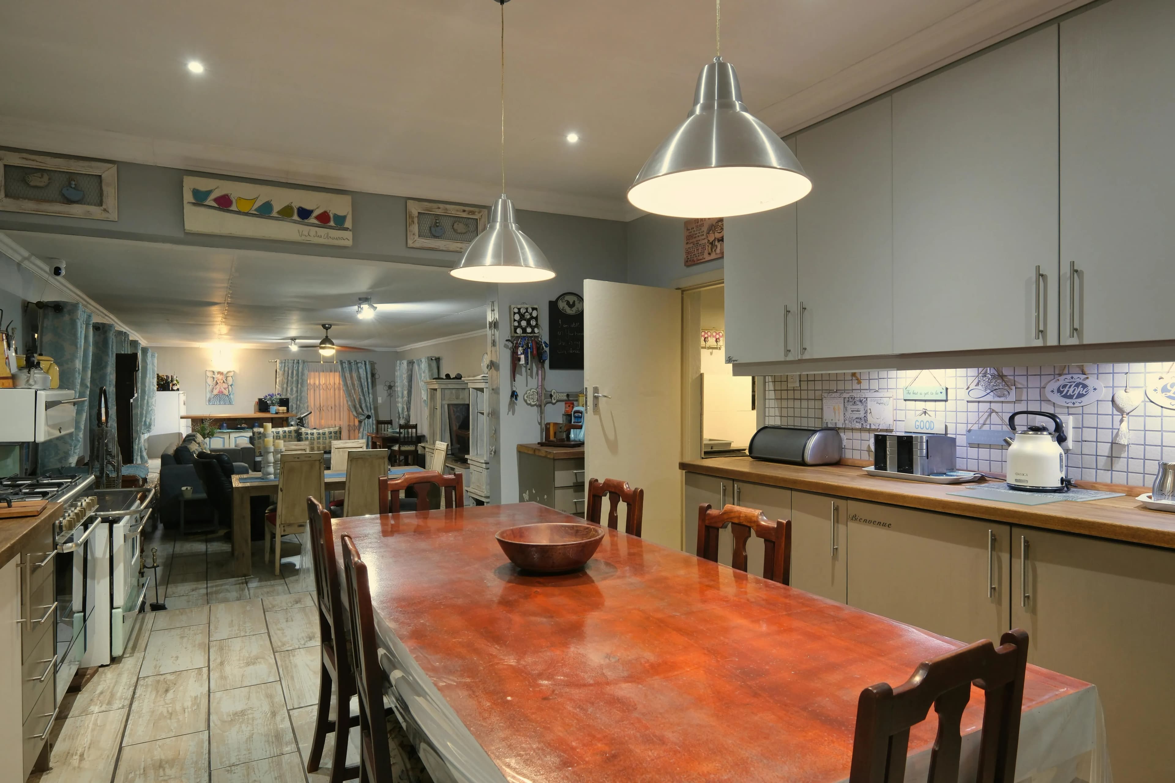 Dining Room & Kitchen